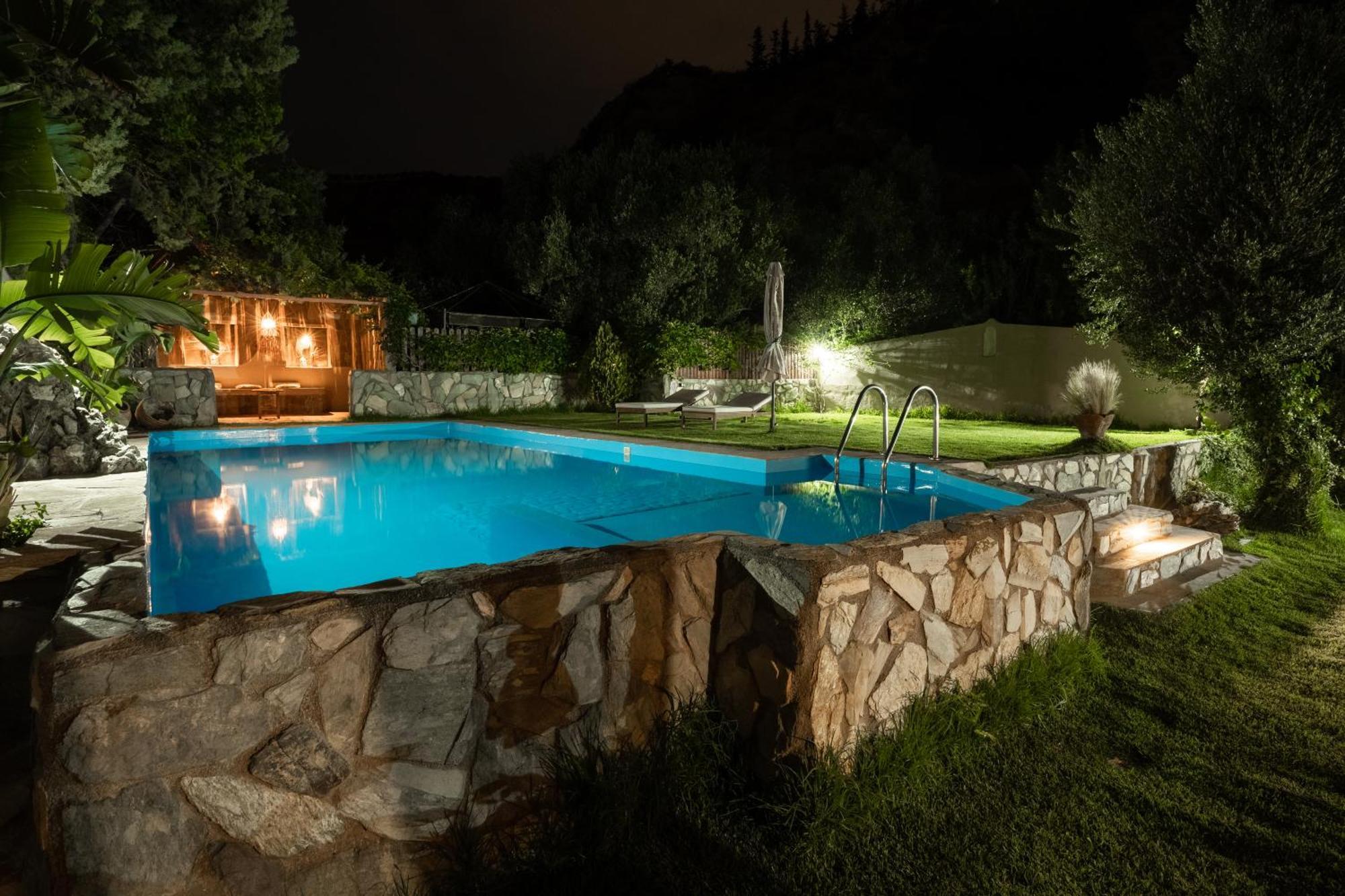 Dm Elegant And Charming Villa Foinikia  ภายนอก รูปภาพ